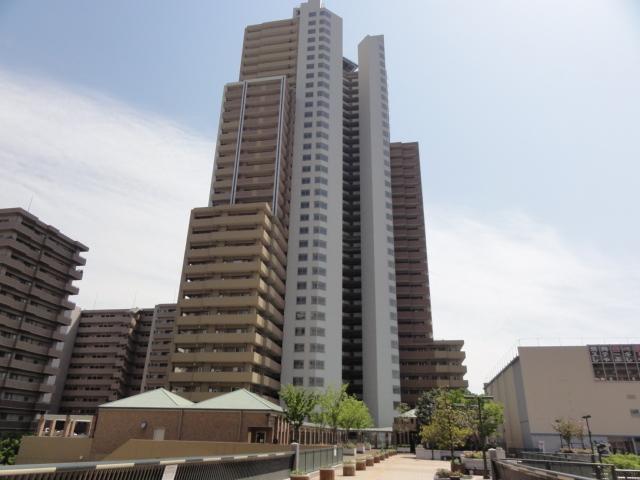 Local appearance photo. The ground 36-story tower condominium Total units 294 units