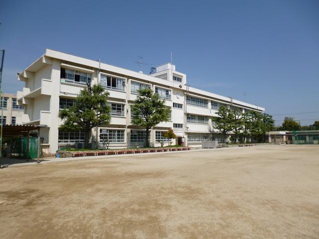 Junior high school. 193m until the Amagasaki Municipal Minami Oda Junior High School