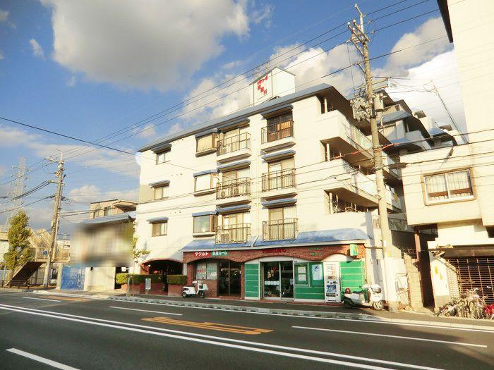 Local appearance photo. In walking 17 minutes located from the Hanshin "Mukogawa" station, It becomes the property along the Amatakara line!