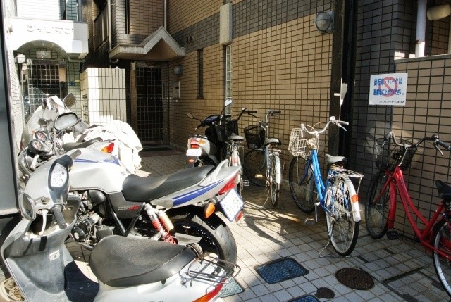 Other common areas. Entrance before the bicycle parking space