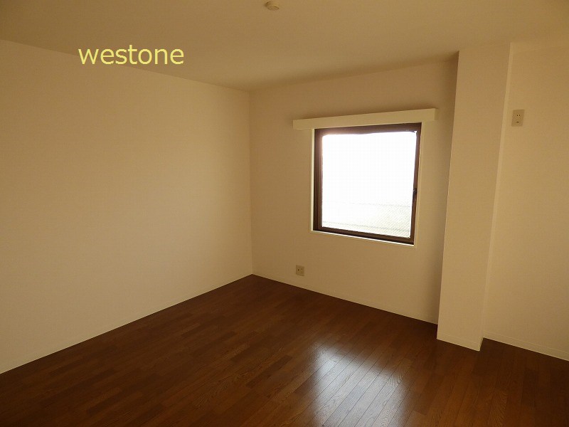 Living and room. Western-style 8.5 Pledge, There is also a large storage.