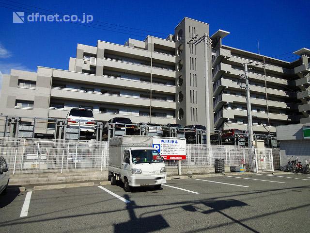 Local appearance photo. This is an 8-floor portion of the top floor
