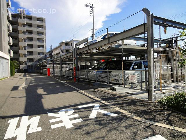 Parking lot