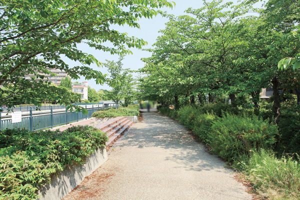 Surrounding environment. Yomogawa parkland (2-minute walk ・ About 110m)