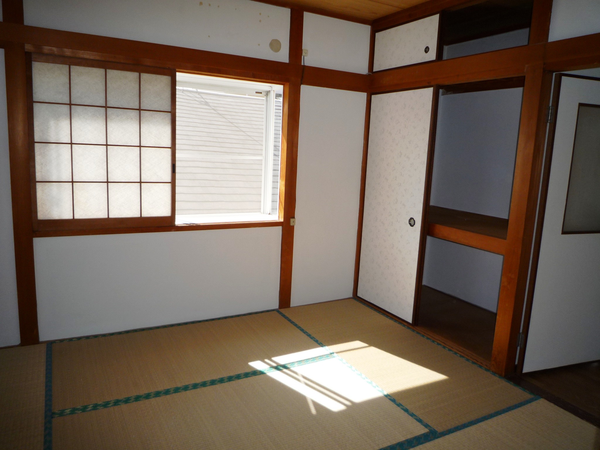 Other room space. The third floor Japanese-style room 6 quires