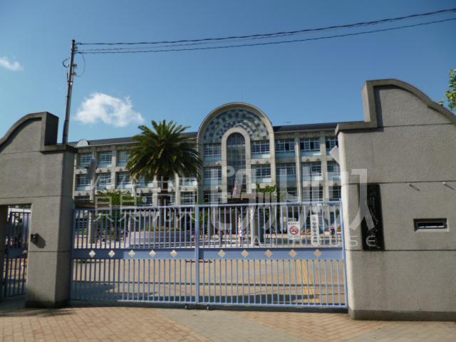 Primary school. 543m until the Amagasaki Municipal Akirajo Elementary School