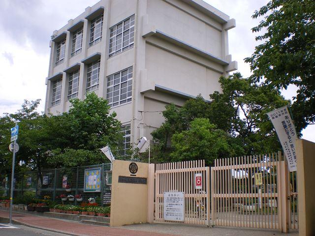 Primary school. 878m until Nishi Elementary School Amagasaki Municipal Tachibana