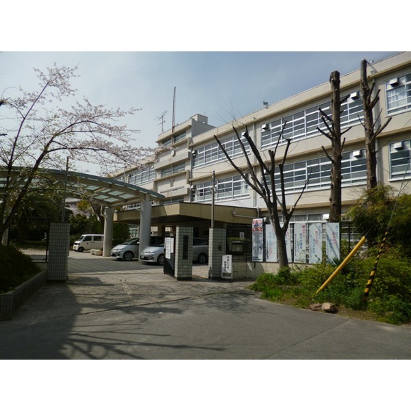 Junior high school. 1141m to Osaka City Tatsutsukuda junior high school (junior high school)
