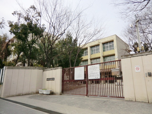 Junior high school. 1212m until the Amagasaki Municipal Muko east junior high school (junior high school)