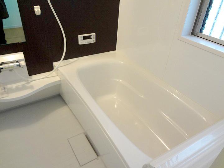 Bathroom. For one tsubo type of bathroom, You can soak in hot water stretched out foot