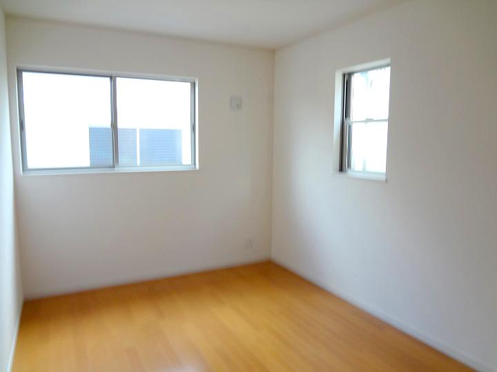 Non-living room. Second floor Western-style west 6 Pledge. Two-sided lighting, It is with storage. 