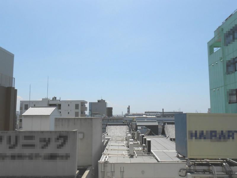 View photos from the dwelling unit. View from the site (November 2013) Shooting