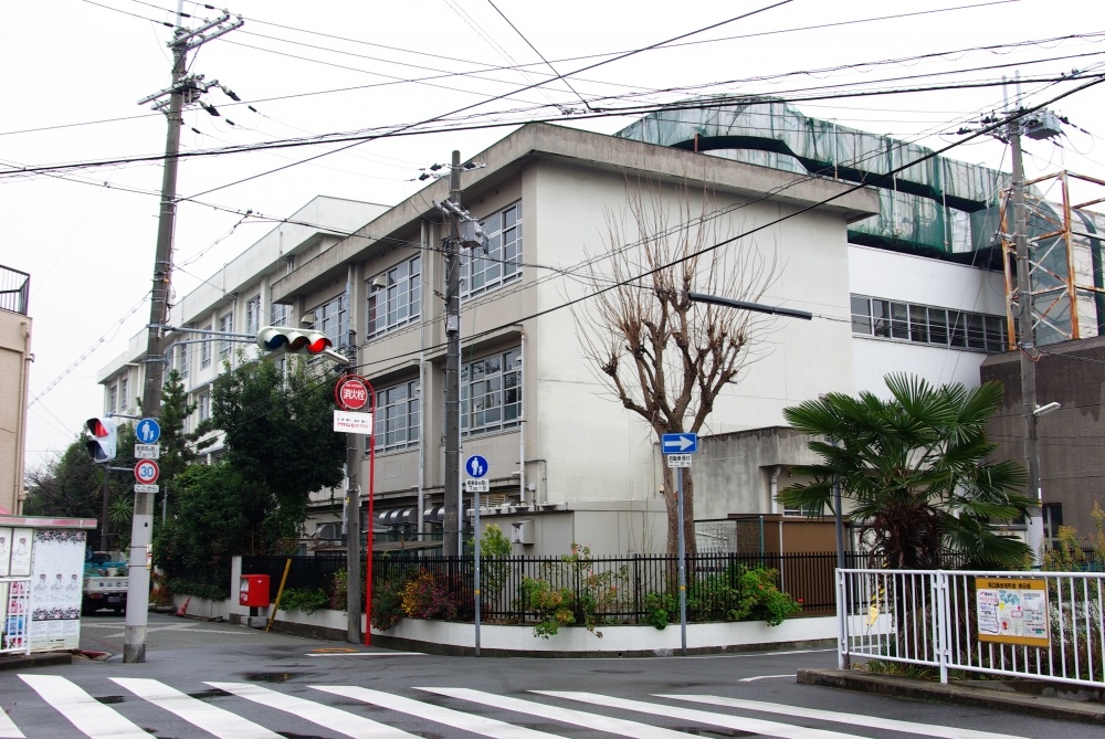 Primary school. 1185m until the Amagasaki Municipal Amagasaki north elementary school (elementary school)