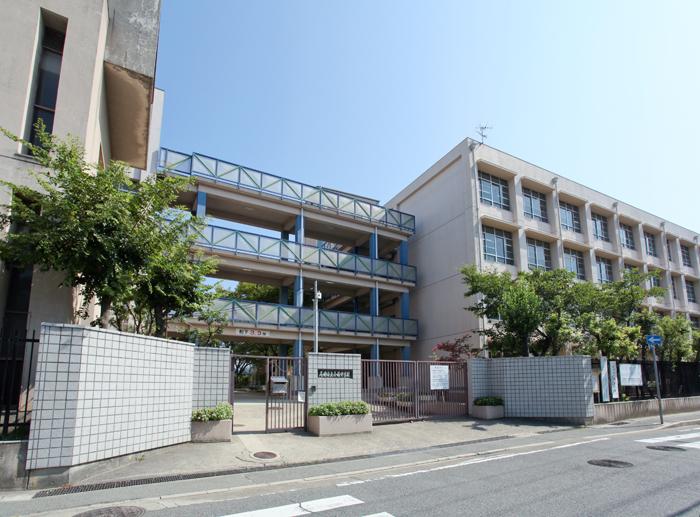 Junior high school. Amagasaki City Kozono until junior high school 740m walk 10 minutes
