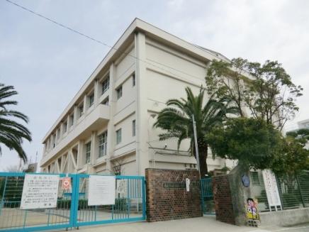 Primary school. 330m until the Amagasaki Municipal Muko Zhuang Elementary School