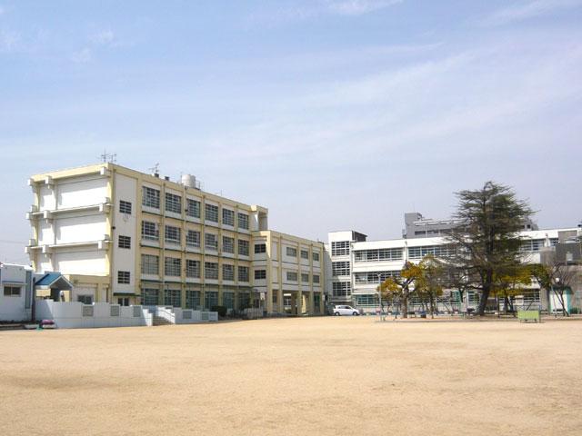Primary school. 760m to Oshima Elementary School
