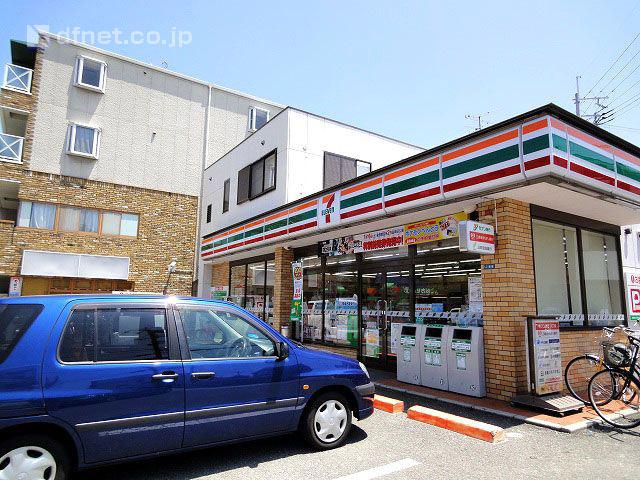 Convenience store. 440m to Seven-Eleven Amagasaki KEMA 7-chome