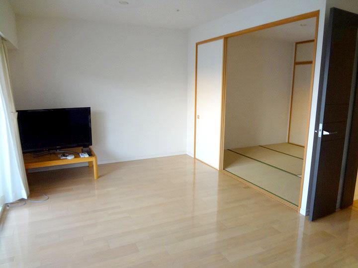 Living. LDK about 14.1 Pledge. There is no Japanese-style room and the step next, It can be used with ken