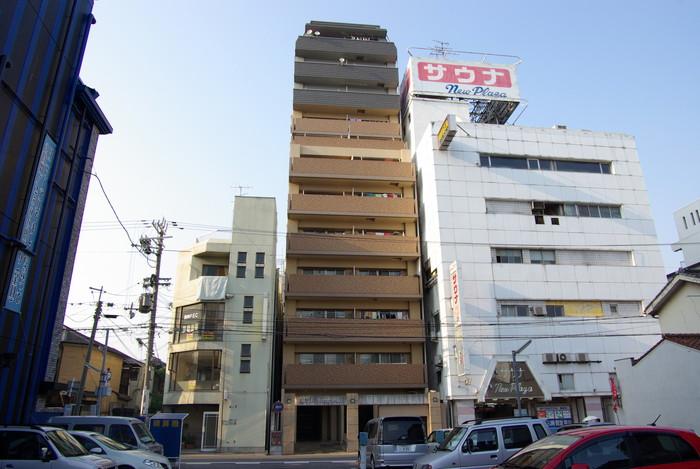 Local appearance photo. Meters from JR "Amagasaki" station of a 9-minute walk! June 2001 is a mansion dating!