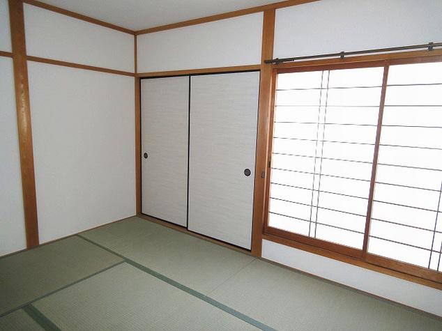 Non-living room. If there is a Japanese-style room, Somehow you relieved
