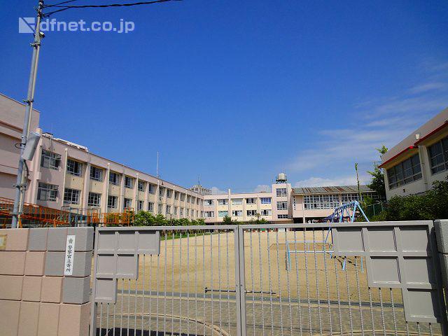 Primary school. 550m until the Amagasaki Municipal Takeya Elementary School