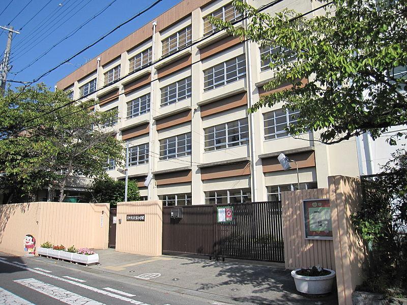 Primary school. 299m until the Amagasaki Municipal Nanamatsu Elementary School