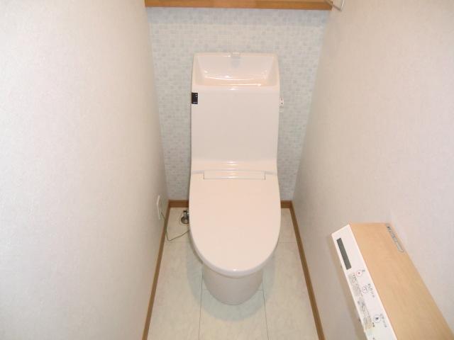 Other Equipment. 1.2F toilet,  First floor toilet, With Washlet