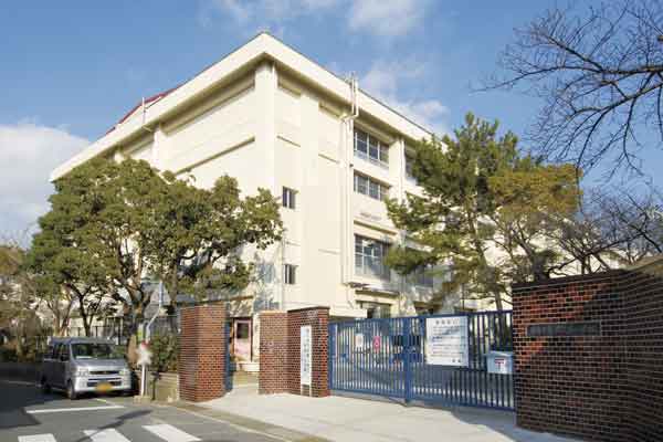 Surrounding environment. Amagasaki Municipal Minami Tachibana Elementary School (5 minutes walk ・ About 390m)