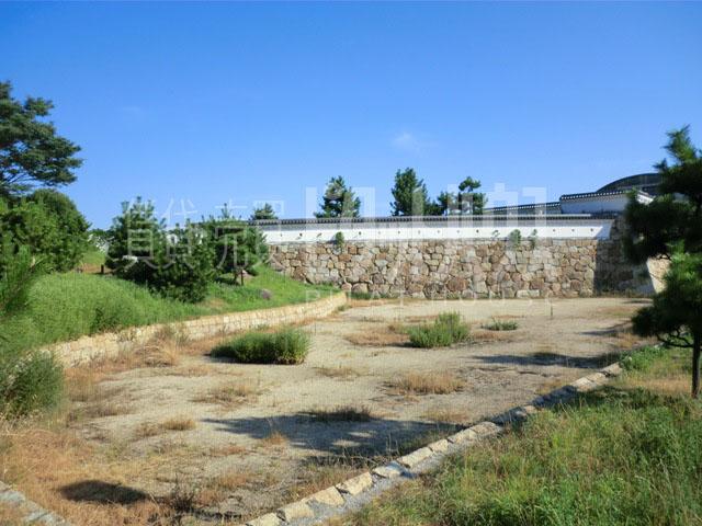 park. 525m to Amagasaki Castle Park