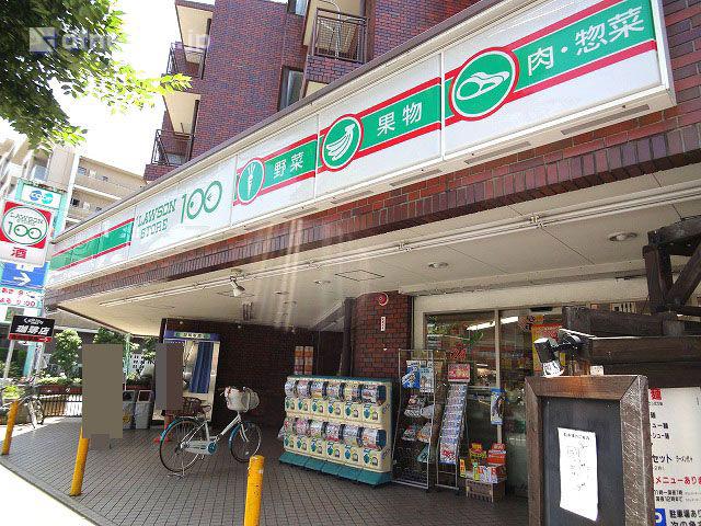 Convenience store. 30m until the Lawson Store 100 Amagasaki Misono shop
