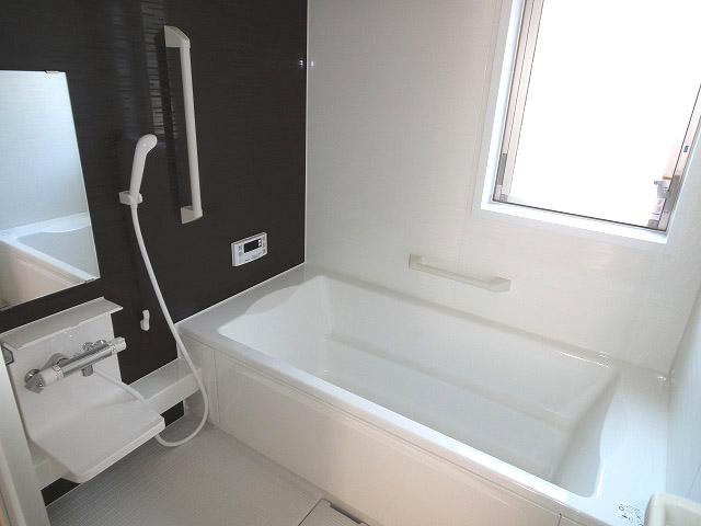 Same specifications photo (bathroom). You can bathe stretched out leisurely foot in one tsubo type of bathtub