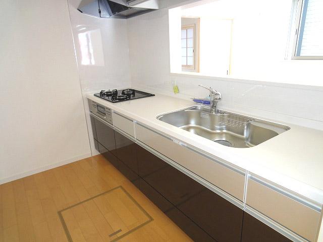 Same specifications photo (kitchen). Gas stove is easy to type that you are clean