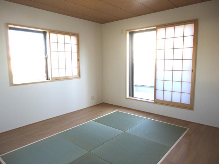 Same specifications photos (Other introspection). Ryukyu tatami-style Japanese-style provides us with a forum for calm escape the power of the shoulder. It is also because it is possible to close the space between the LDK by the partition door, Deki use it as one of the independent rooms. 