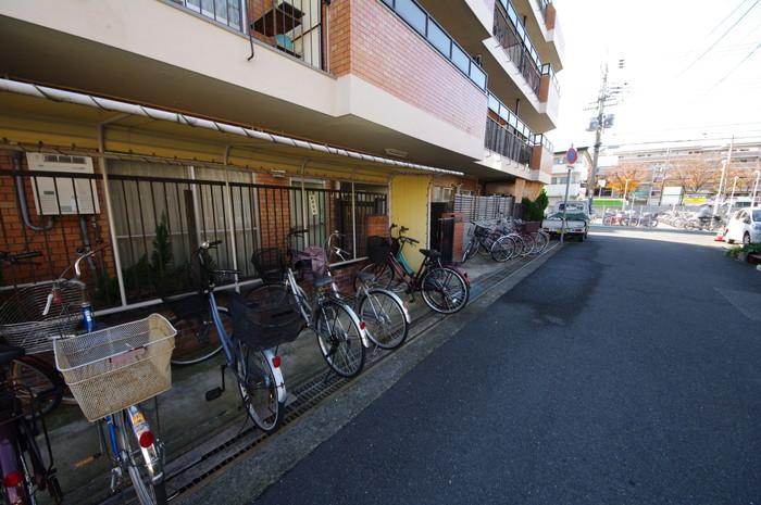 Local appearance photo. There is also a bicycle parking!