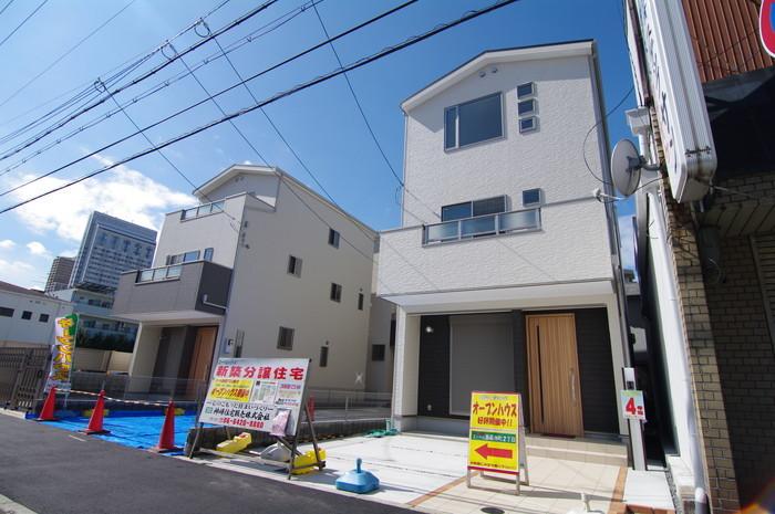 Local appearance photo. Station near property of a 12-minute walk from the Hanshin Amagasaki Station! Parking is also a site of two possible leeway. 