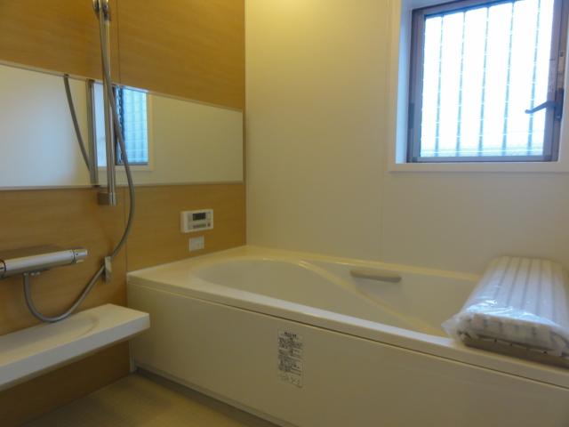 Bathroom. With bathroom drying heater 1 tsubo bath