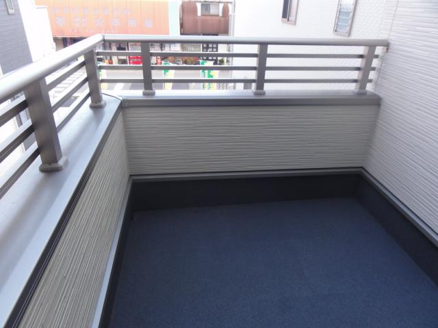 Balcony. 2 Kaihigashi-facing balcony