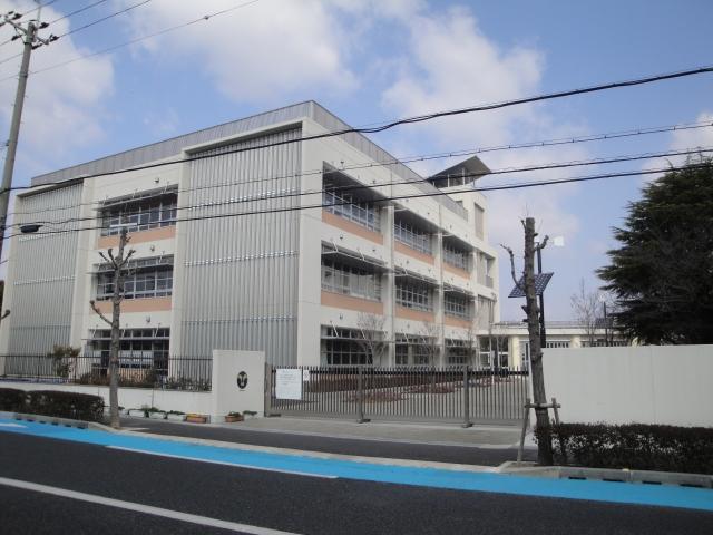 Primary school. 741m until the Amagasaki Municipal Amagasaki North Elementary School