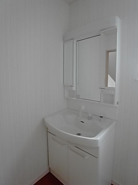 Wash basin, toilet