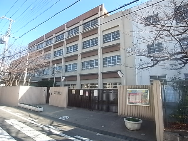 Primary school. 408m until the Amagasaki Municipal Nanamatsu elementary school (elementary school)