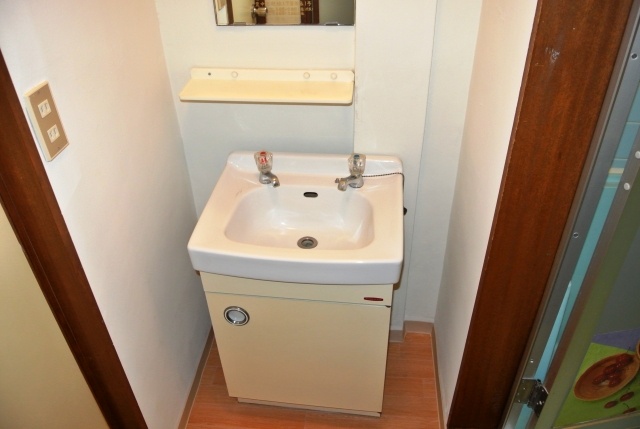 Washroom. Popular independent wash basin