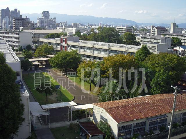 Junior high school. 1263m until the Amagasaki Municipal Wakakusa junior high school