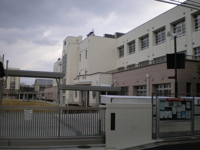 Primary school. 746m until the Amagasaki Municipal Namba Elementary School