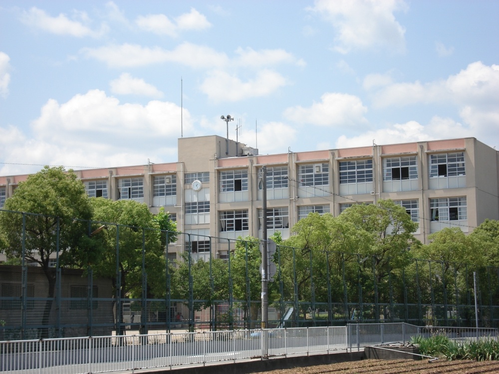 Primary school. 800m until the Amagasaki Municipal Muko Minami elementary school (elementary school)