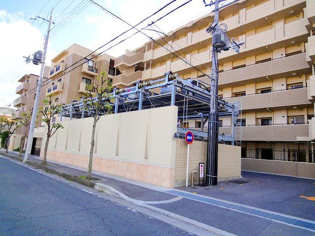 Local appearance photo. primary school, Close to the junior high school in both, It is the location of the school peace of mind