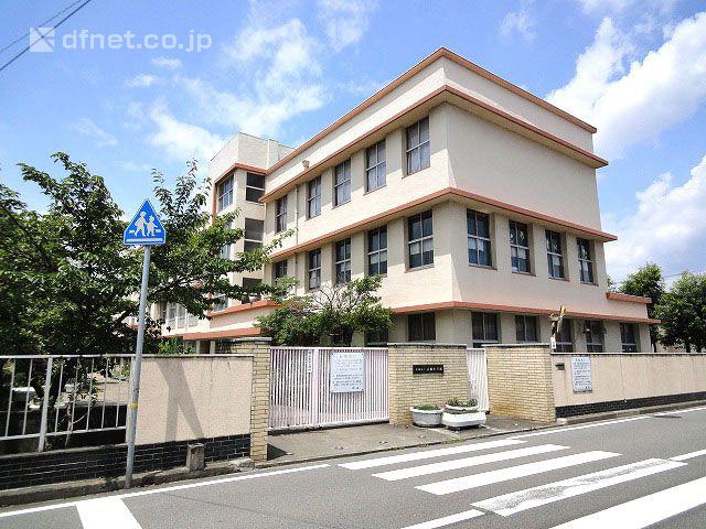 Primary school. 420m until the Amagasaki Municipal Muko Zhuang Elementary School