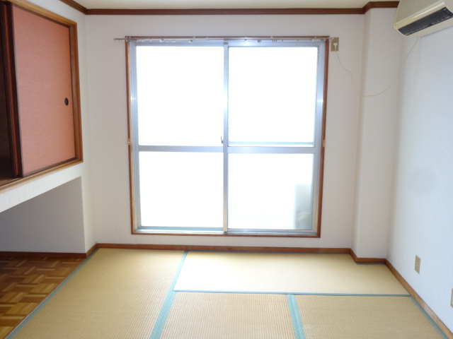 Living and room.  ※ While photo is a Japanese-style room, Current state is the Western-style.