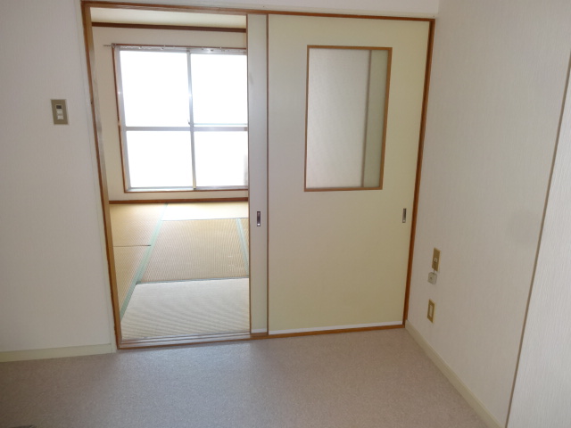 Living and room.  ※ While photo is a Japanese-style room, Current state is the Western-style.