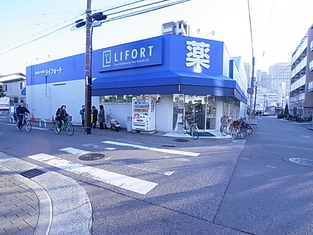 Dorakkusutoa. Raifoto Tachibana north exit shop 182m until (drugstore)