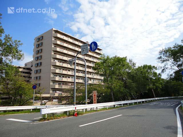 Local appearance photo. Close to the Mukogawa green space, It is located a good natural environment
